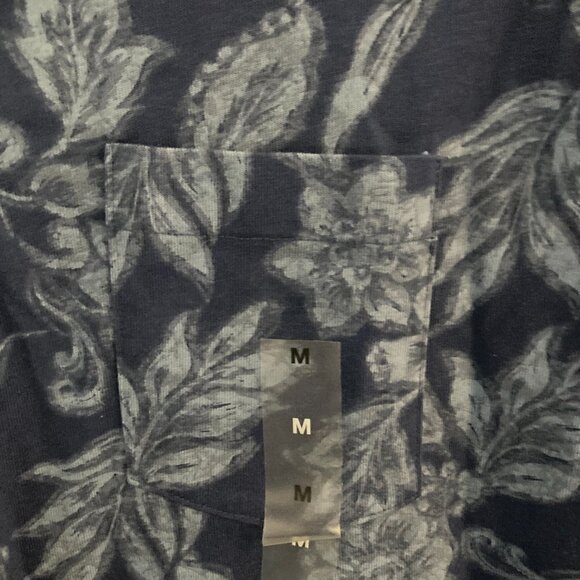 🌌 NEW Men’s Sun + Stone Twilight Navy Floral Henley Size M - Picture 3 of 3